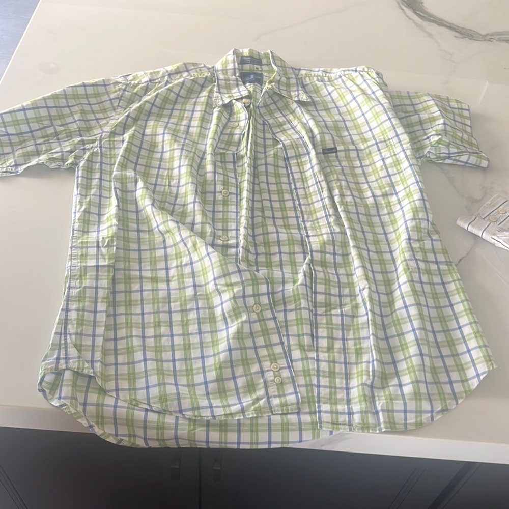 Faconnable men’s button up short sleeve size Medium